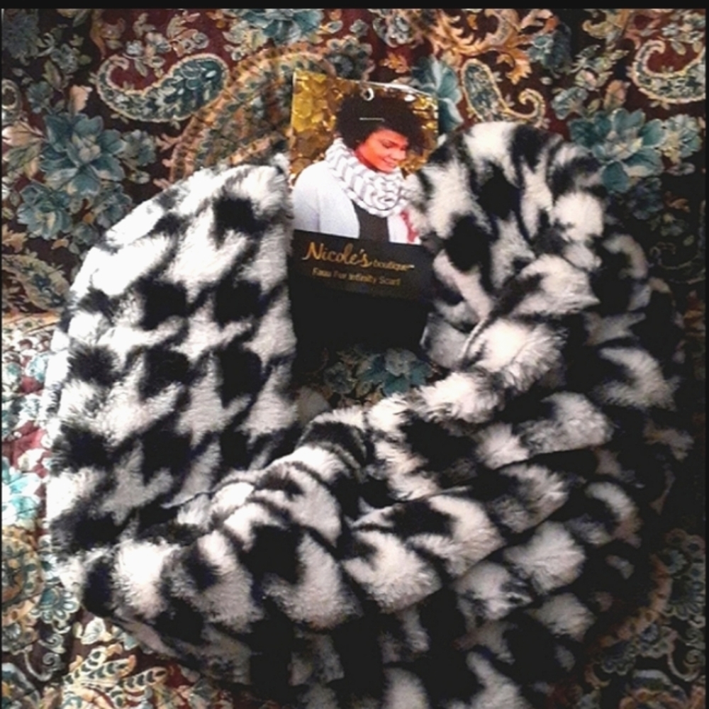 Ultra soft Faux Fur scarf
